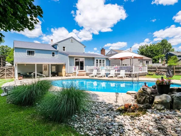 1267 Dahlia Rd, Warminster, PA 18974
