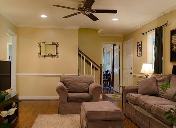 4th image of 10700 Haverford Ln