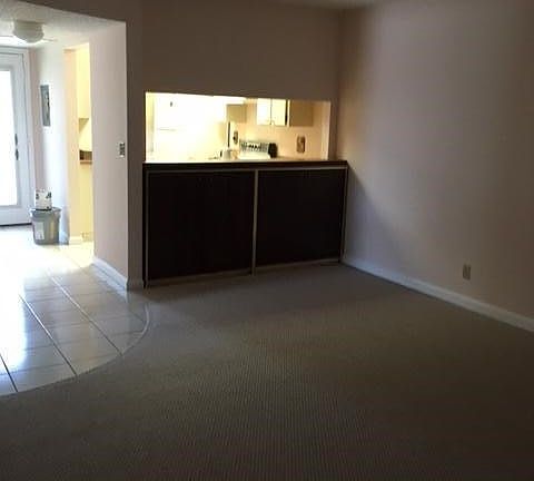 9995 Three Great Room to Kitchen