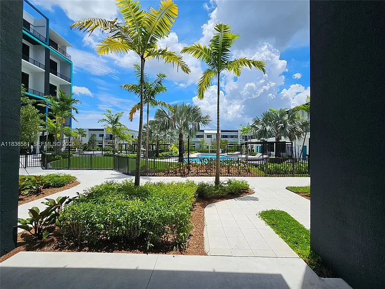 4400 Sunrise Blvd #S2-A — Photo 33