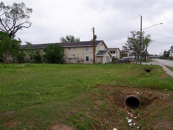 2nd image of 8910 Etta St