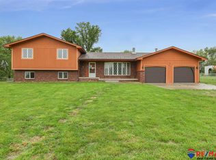 517 Briarwood Dr, Yutan, NE 68073