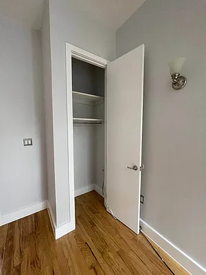 Rented by Greenrock Management | media 28