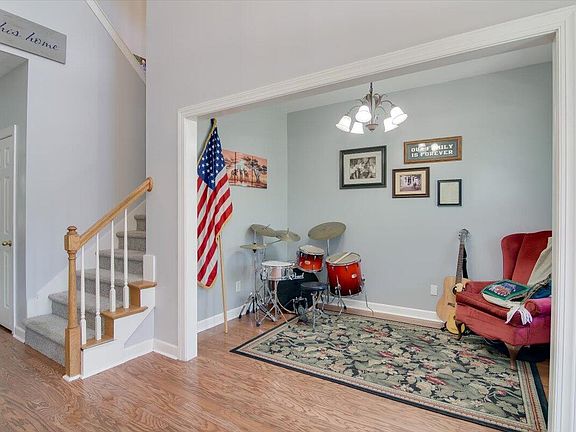4th image of 336 Gardenia Drive