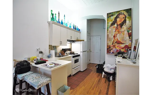 Rented by Douglas Elliman | media 17