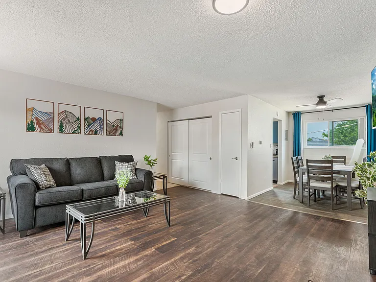 4310 Loomis Ave #4 — Photo 8