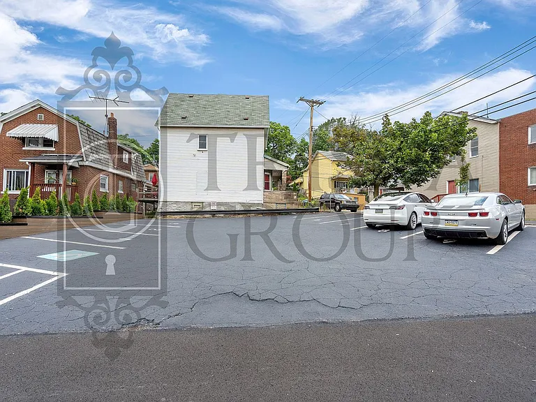 160 Southern Ave — Photo 108