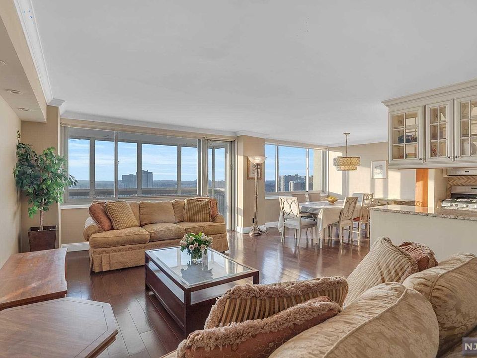 1st image of 1600 Parker Ave APT 21A