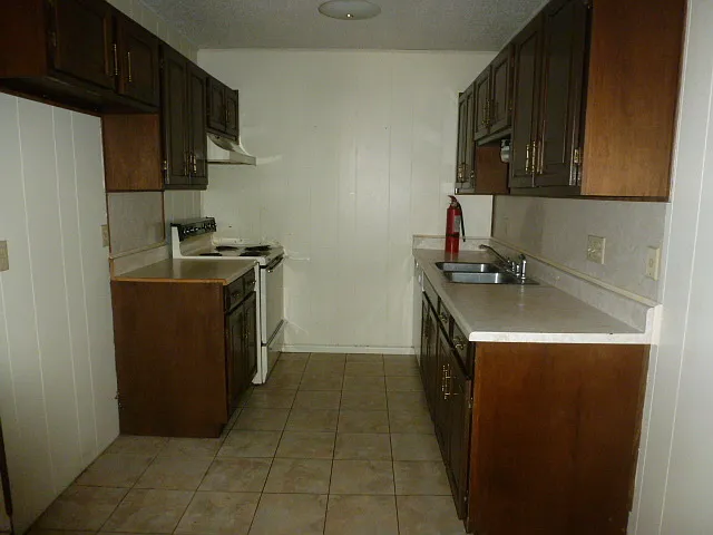 927 Minter Ln — Photo 5