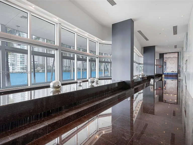 335 Biscayne Blvd #1004 — Photo 30