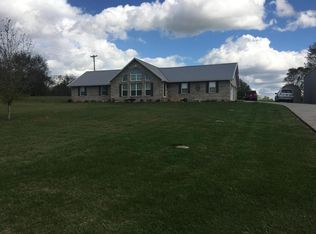 302 N View Dr, Strawberry Plains, TN 37871