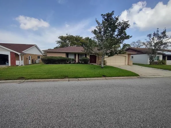 8811 Seeley Ln, Hudson, FL 34667
