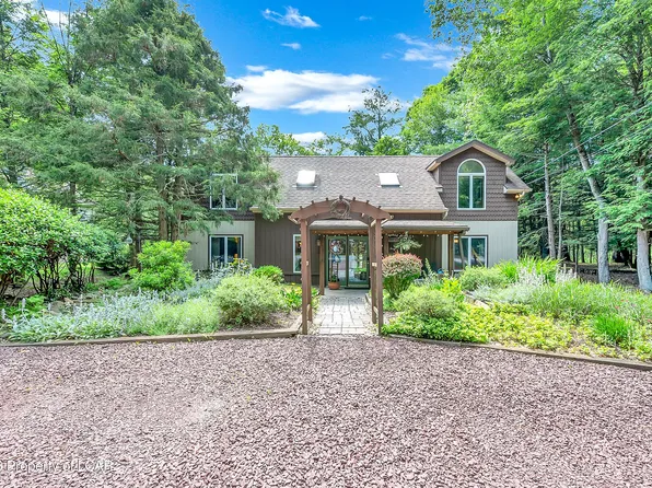 106 Overview Ct, Drums, PA 18222