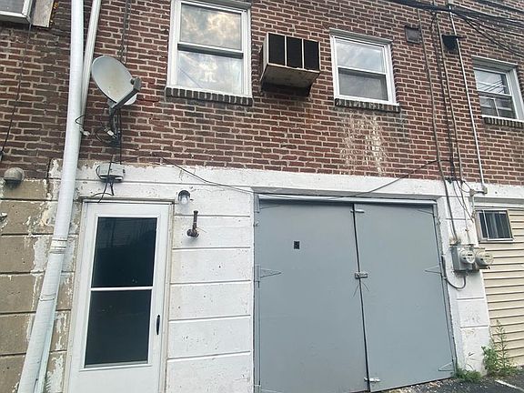 4th image of 542 Snowden Rd