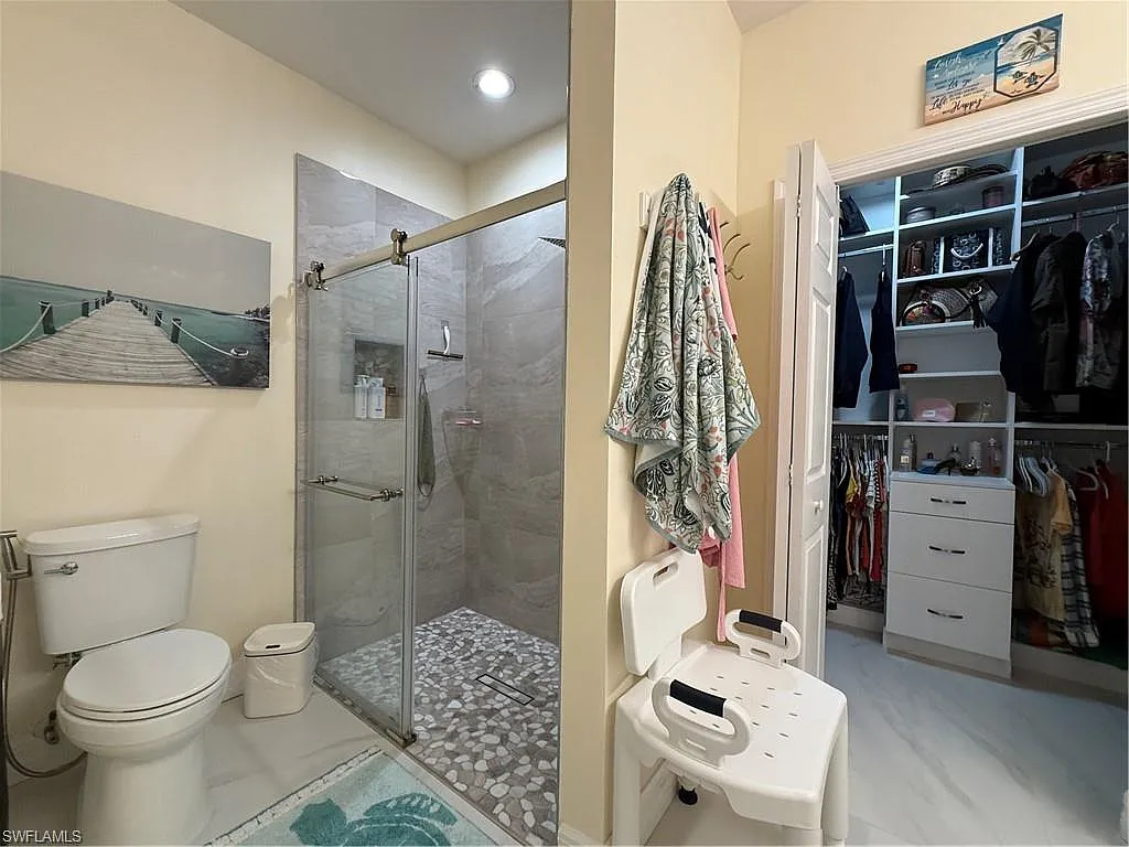 2 bed, 2.0 bath, 1643 sqft, $5,000 — Photo 4