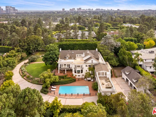 1006 N Crescent Dr, Beverly Hills, CA 90210