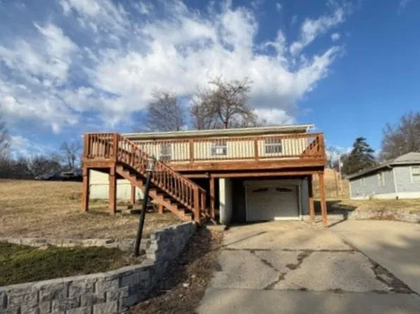 1421 S 6th St, Atchison, KS 66002