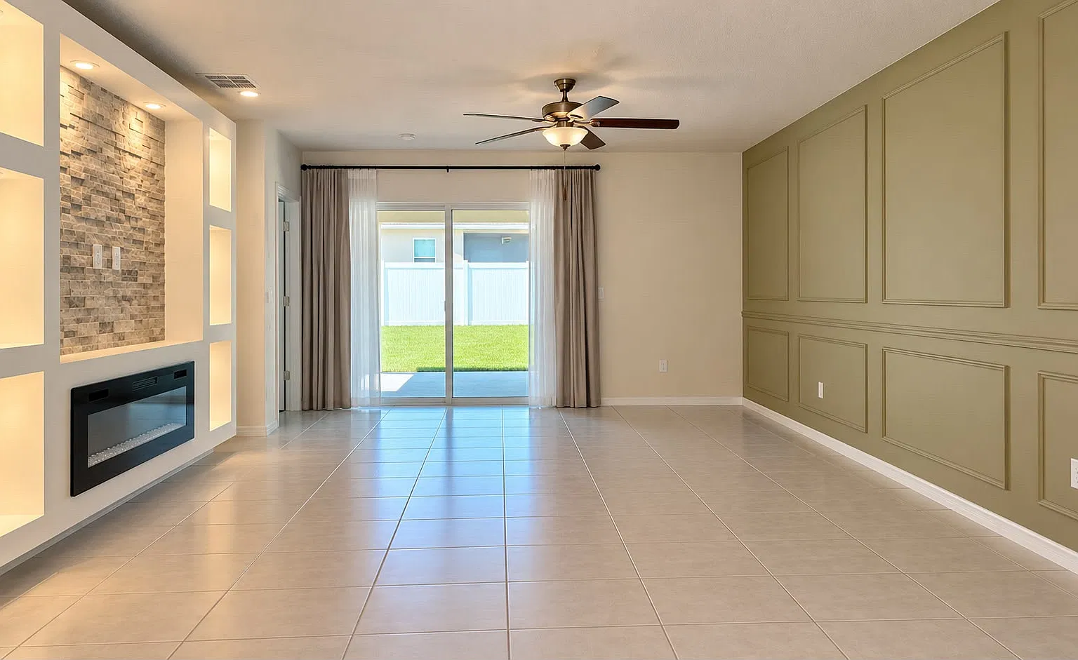 5 bed, 2.5 bath, 2389 sqft, $2,700 — Photo 3