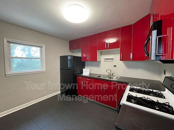 5th image of 2110 Cavanaugh Ave SE