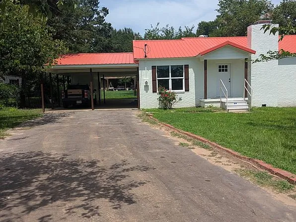 111 Walker Dr, Naples, TX 75568