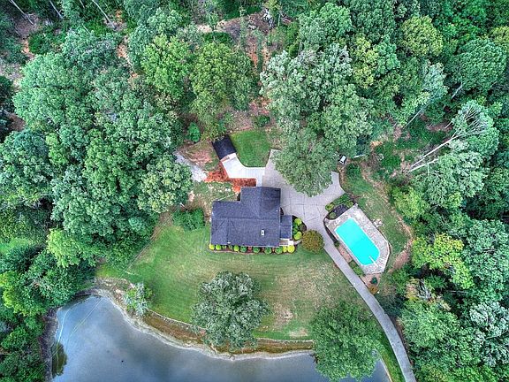 3rd image of 149 Cook Rd