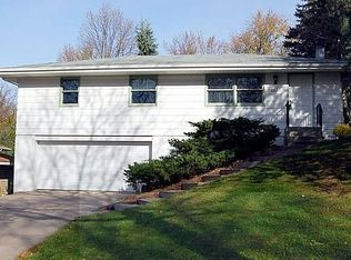 1555 Leone Ave, Saint Paul, MN 55106