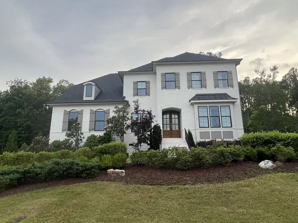 701 Peninsula Forest Pl, Cary, NC 27519