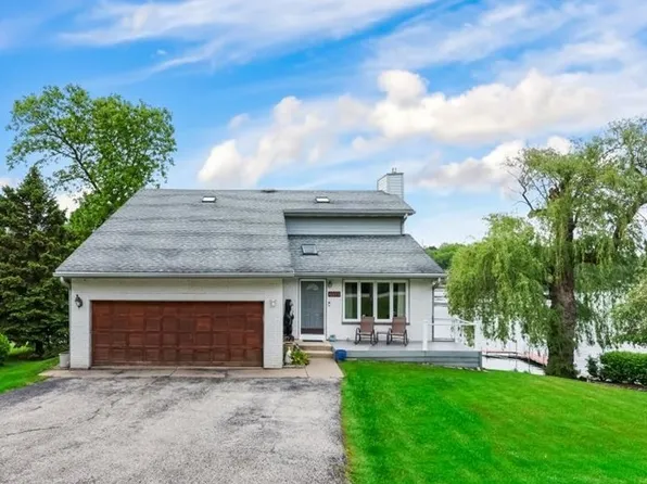 6103 Lake Shore Dr, Oakwood Hills, IL 60013