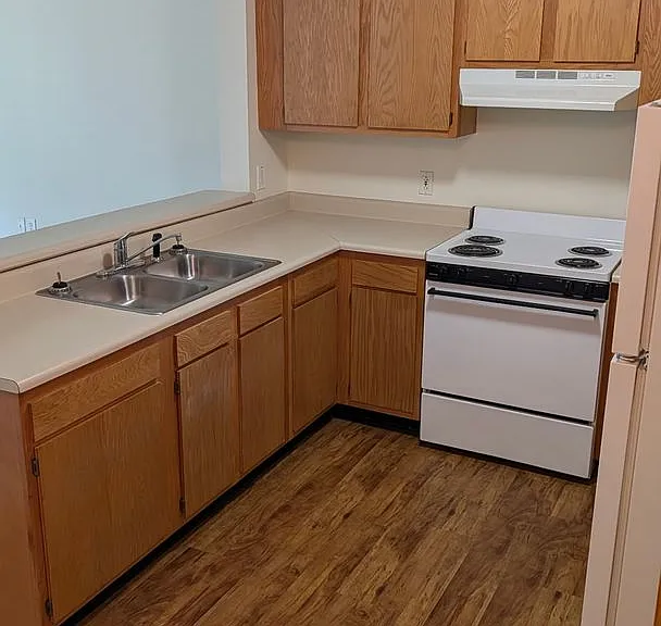 Ridgewood Place Senior Apartment — Photo 28
