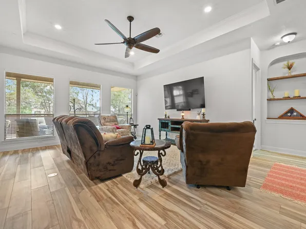 2520 Klemm St, New Braunfels, TX 78132