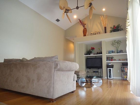 4th image of 12443 Natureview Cir