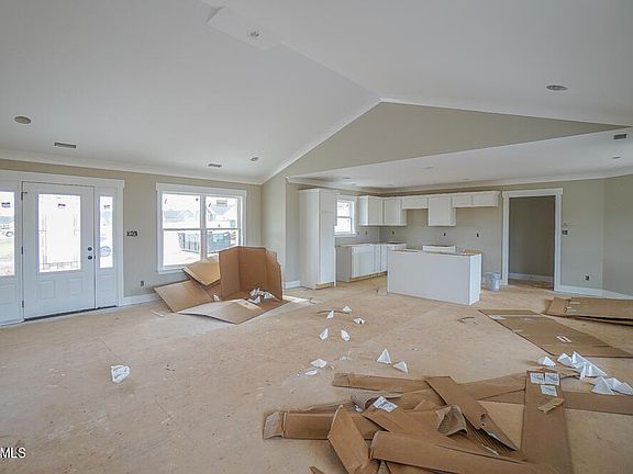 5th image of 5821 Chester Cir