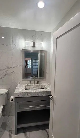 2926 Halldale Ave — Photo 11