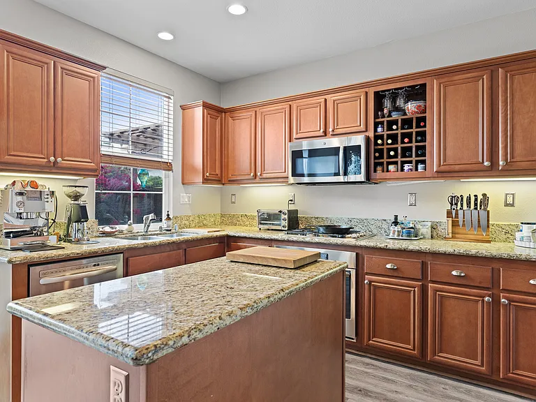 948 Avalon Way — Photo 10
