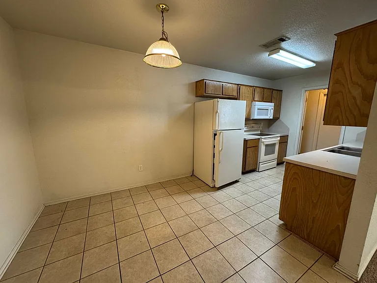 2801 Alma Dr — Photo 8