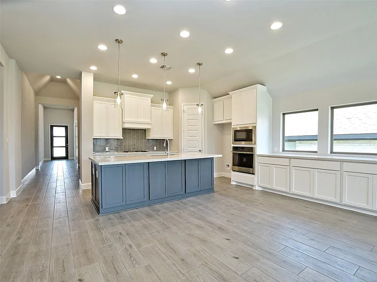 612 Jefferson Dr — Photo 9