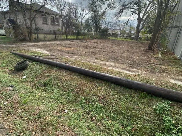 3720 Bell St, Houston, TX 77003