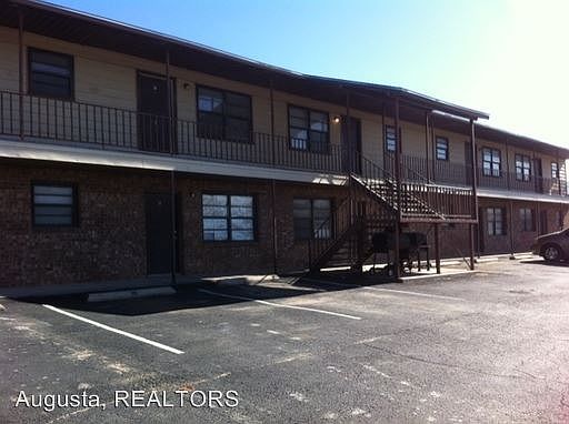 2nd image of 701 Cherry APT E