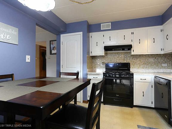 4th image of 10418 S Komensky Ave