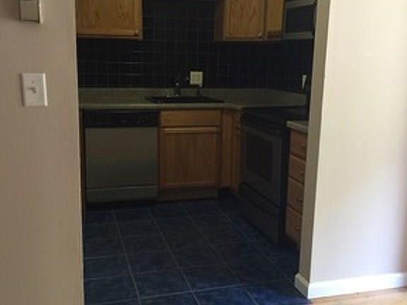 3rd image of 98 Burgundy Hill Lane #98