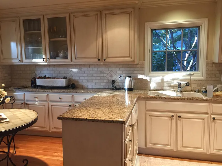 702 University Dr — Photo 9