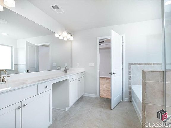 3rd image of 1071 Club House Drive #1004
