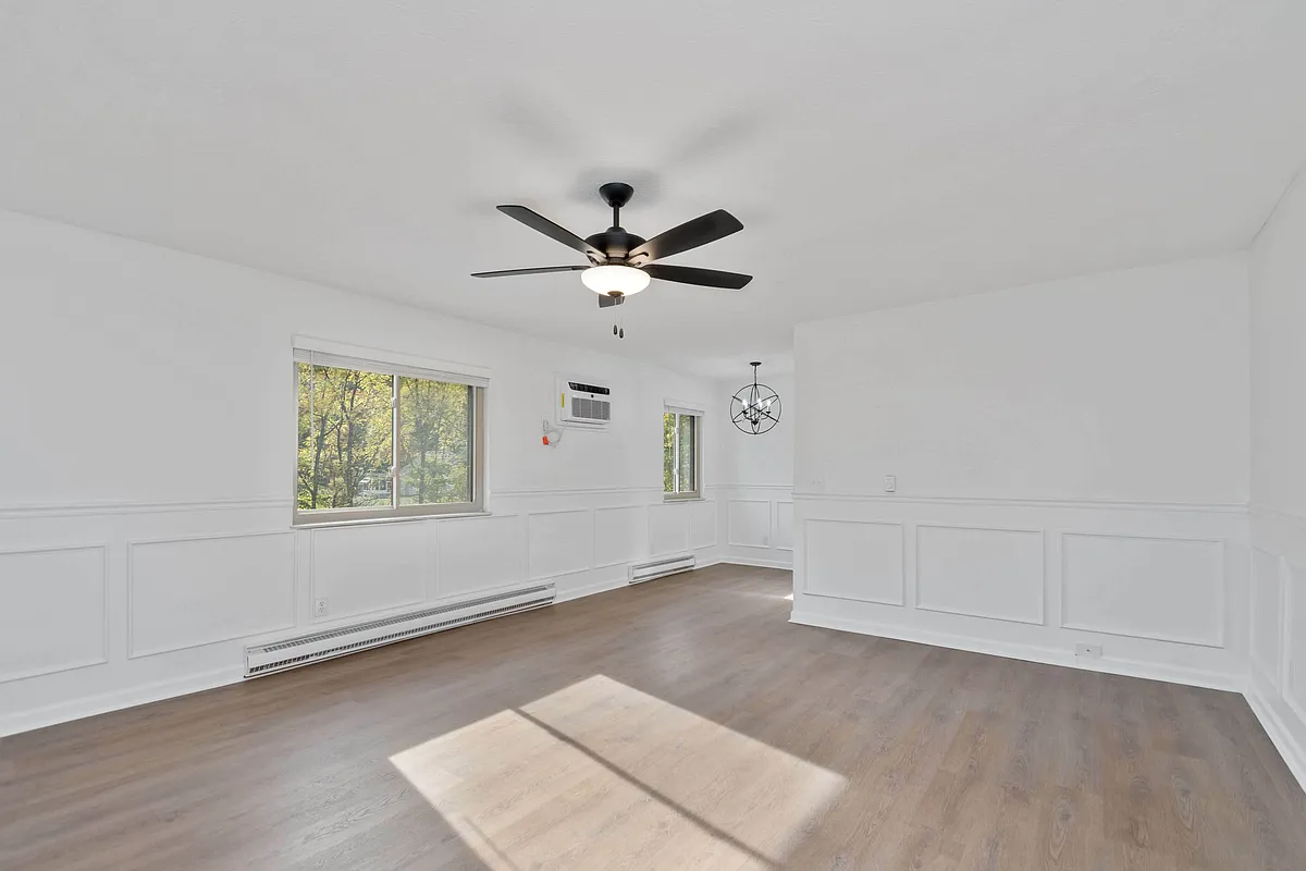 Living Room - 5446 Eastgate Dr