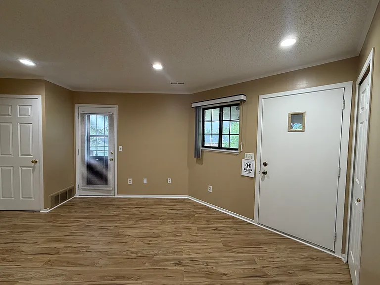 34917 Hamilton Dr #2 — Photo 7