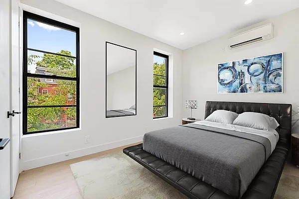 Rented by REAL New York | media 19