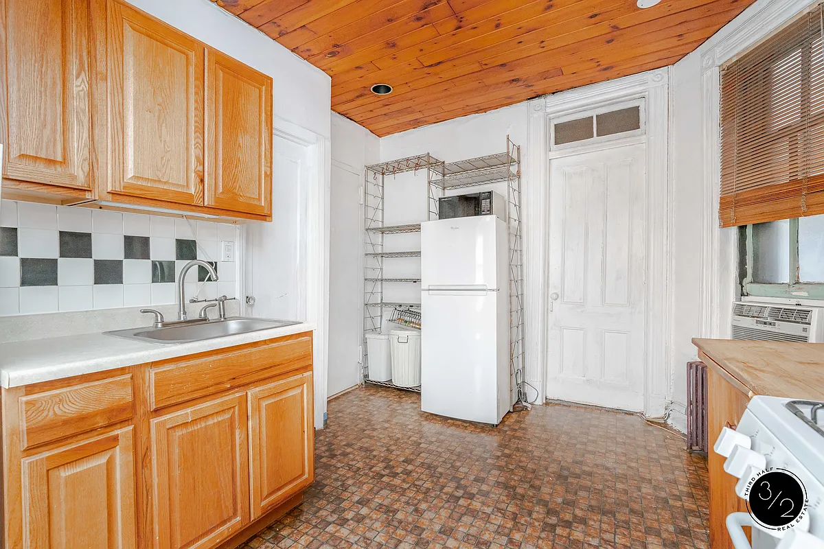 Building Photo - 307 E 76th St #10