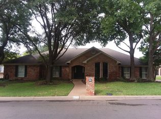 9612 Old Farm Rd, Woodway, TX 76712