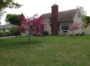 58 Newfield Dr, Rochester, NY 14616