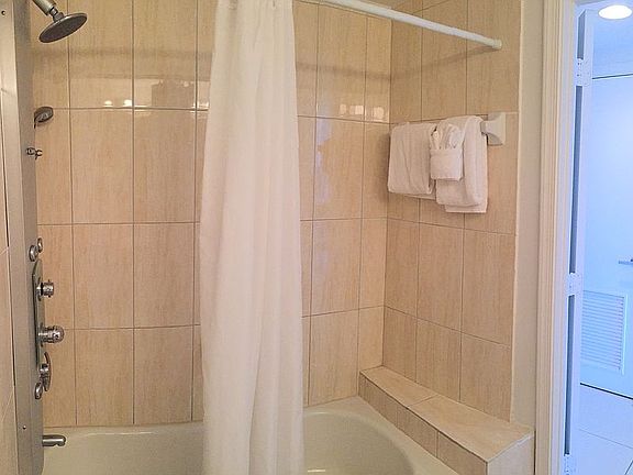 5th image of 1750 N Bayshore Dr APT 5208