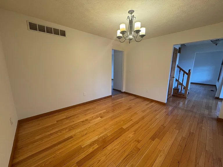 2047 Parkside Dr — Photo 10